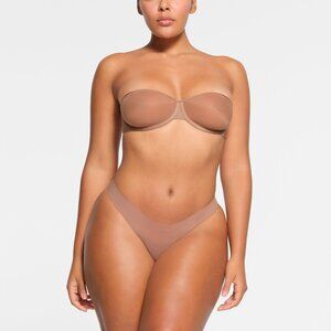 SKIMS Weightless Strapless Bra - Sienna (Size 30D)